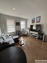 60 Queensberry St, Unit 15 in Boston, MA - Foto de edificio - Building Photo