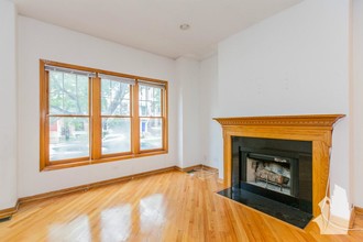 2715 N Wayne Ave in Chicago, IL - Building Photo - Building Photo
