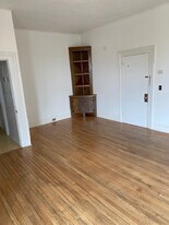 53 E 4th St, Unit D in Oswego, NY - Building Photo