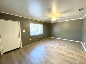 1120 Elm Ave in Waco, TX - Foto de edificio - Building Photo