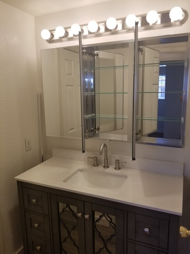 402 S Laurel St, Unit 402 S Laurel Street