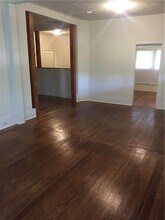 106 E 5th St in Dallas, TX - Foto de edificio - Building Photo