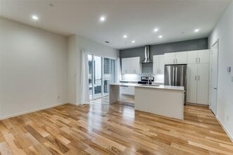 3812 San Jacinto St in Dallas, TX - Building Photo - Building Photo