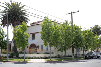 1303 S. Cloverdale Ave. in Los Angeles, CA - Building Photo - Primary Photo