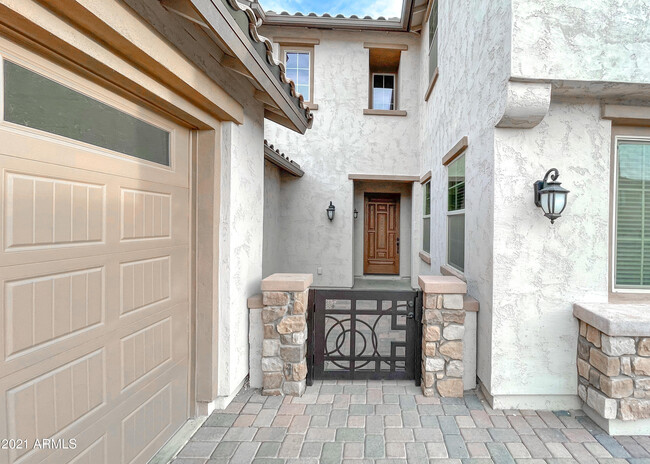 118 E Canyon Way in Chandler, AZ - Foto de edificio - Building Photo