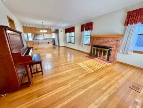 252 Stoakes Ave in San Leandro, CA - Building Photo - Building Photo