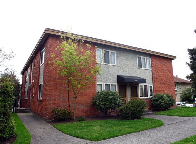 Capitol Apartments in Seattle, WA - Building Photo - Building Photo