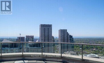 208 Enfield Pl in Mississauga, ON - Building Photo - Building Photo