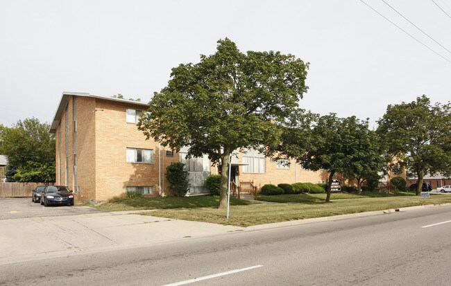 The Elmhurst Apartments in Lansing, MI - Foto de edificio - Building Photo