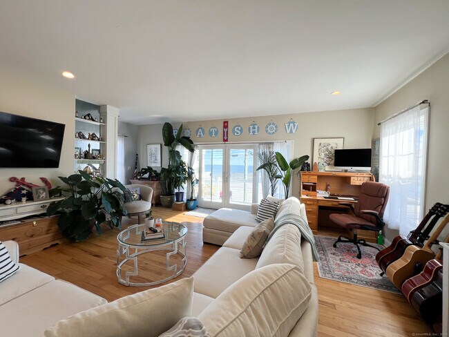 712 E Broadway in Milford, CT - Building Photo - Building Photo