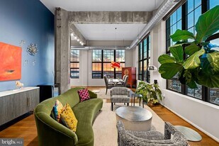 1200 Steuart St, Unit 1511 in Baltimore, MD - Building Photo