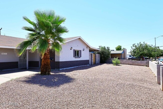 4031 N 81st Ave in Phoenix, AZ - Building Photo - Building Photo