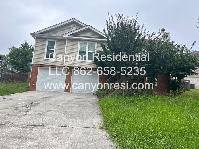 211 Brently Woods Dr in Chattanooga, TN - Building Photo