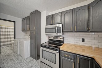 2323 U St, Unit #1 in Lincoln, NE - Building Photo - Building Photo