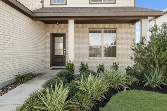 5026 Lavaridge Dr in Richmond, TX - Building Photo - Building Photo