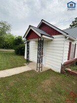 312 Higginbotham Rd in McMinnville, TN - Building Photo