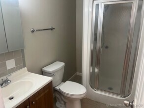 330 Blake St in New Haven, CT - Building Photo - Building Photo