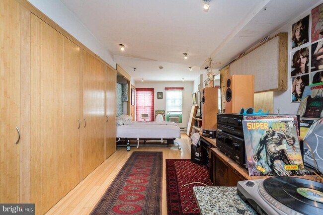 1202 N 7th St-Unit -3R in Philadelphia, PA - Foto de edificio - Building Photo