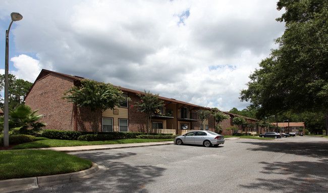 Lakes Edge At Mandarin in Jacksonville, FL - Foto de edificio - Building Photo