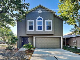 10504 Opus Dr in Riverview, FL - Building Photo