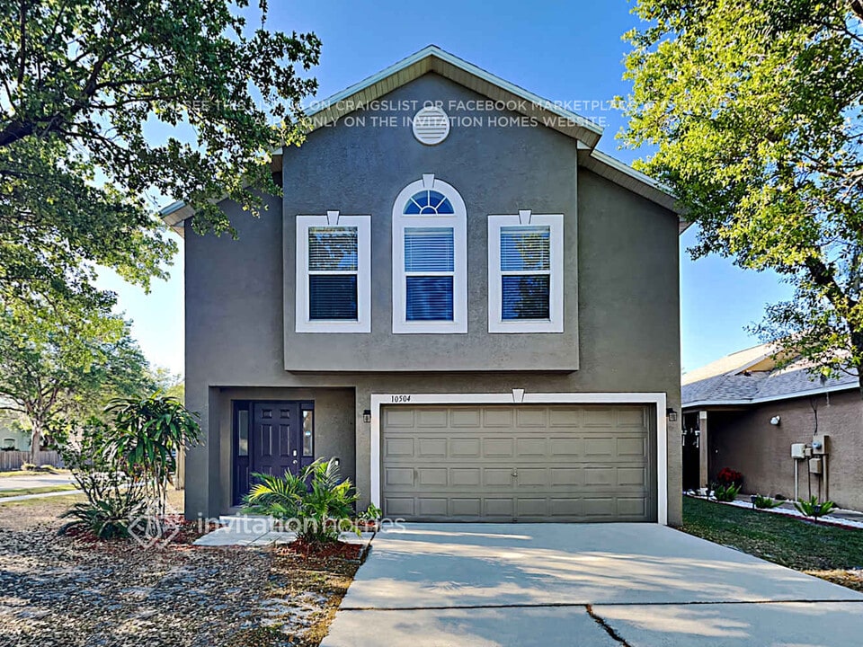 10504 Opus Dr in Riverview, FL - Building Photo