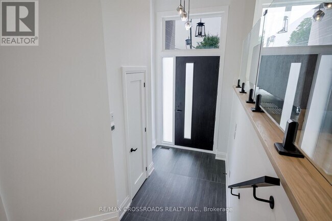 108 Park St in Toronto, ON - Building Photo - Building Photo