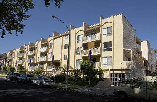 St Andrews Towers in Los Angeles, CA - Foto de edificio - Building Photo