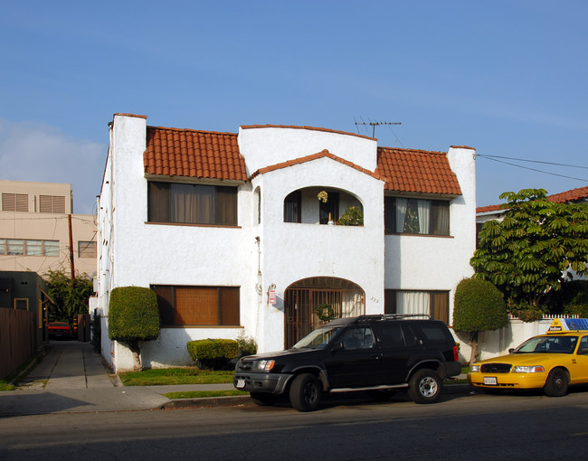 355 Orange Ave in Long Beach, CA - Foto de edificio - Building Photo