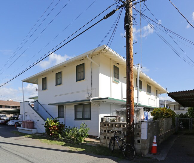 716 Olokele Ave in Honolulu, HI - Building Photo - Building Photo