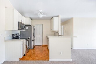 75-6081-6081 Ali‘i Dr in Kailua Kona, HI - Building Photo - Building Photo
