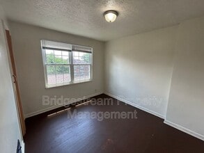 1320 Chardon Ct in Dayton, OH - Building Photo - Building Photo