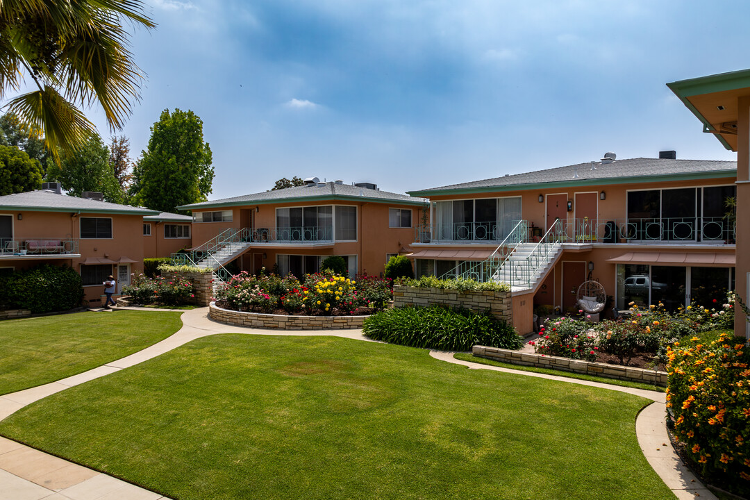 Villa San Pasqual in Pasadena, CA - Foto de edificio