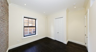 244 10th Avenue in New York, NY - Building Photo - Interior Photo