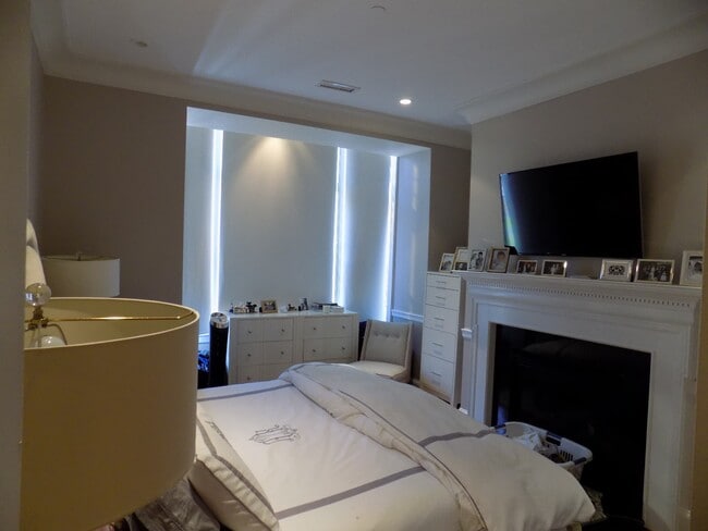 22 Beacon St, Unit 3 in Boston, MA - Building Photo - Building Photo