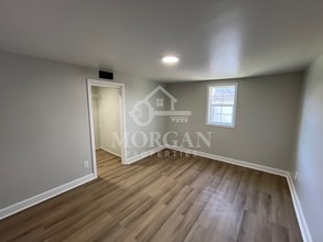 910 S 13th St in Elwood, IN - Foto de edificio - Building Photo