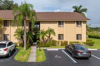 Cumberland Condos in Ft. Myers, FL - Building Photo - Building Photo