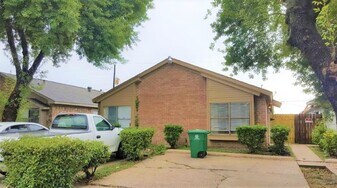 Bonn Echo Duplexes in Houston, TX - Building Photo