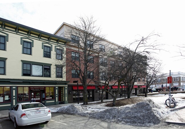 26 New Derby Street in Salem, MA - Foto de edificio - Building Photo