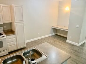 501 Gibson Dr, Unit 314 in Roseville, CA - Building Photo - Building Photo