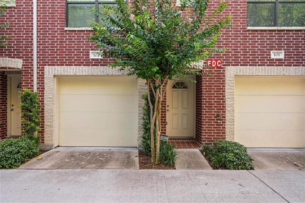 8710 Beverly Hill St in Houston, TX - Building Photo