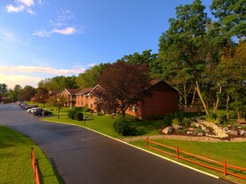 Robert Gardens North Apartments