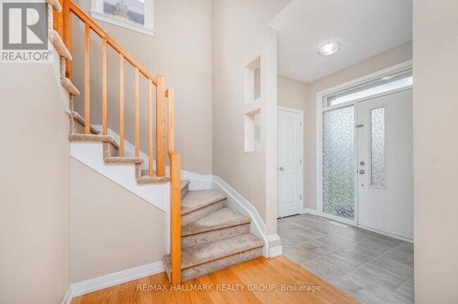 238 Condado Cres in Ottawa, ON - Building Photo - Building Photo