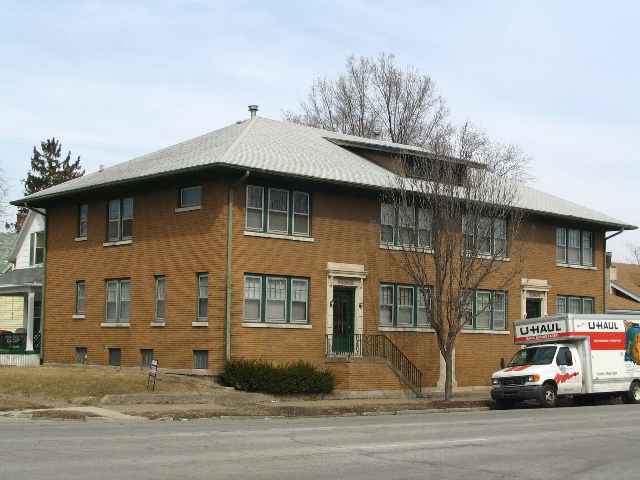 2042-2046 W 4th St in Davenport, IA - Building Photo