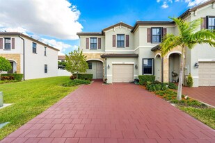 11101 W 33rd Ct, Unit 0 in Hialeah, FL - Building Photo