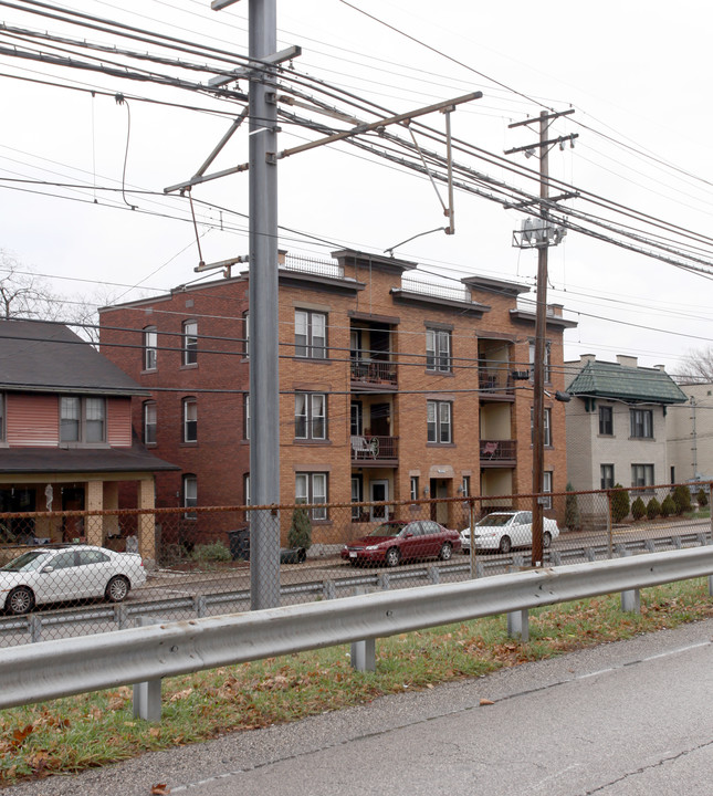 2820-2822 Broadway Ave in Pittsburgh, PA - Building Photo