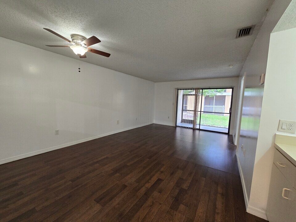 2192 SW 80th Terrace in Miramar, FL - Building Photo