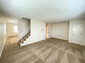 739 E Grandview Blvd in Erie, PA - Building Photo - Building Photo