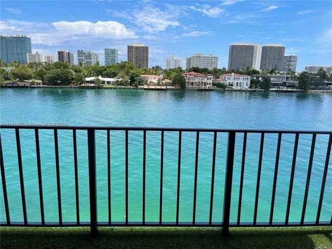 property at 10101 E Bay Harbor Dr