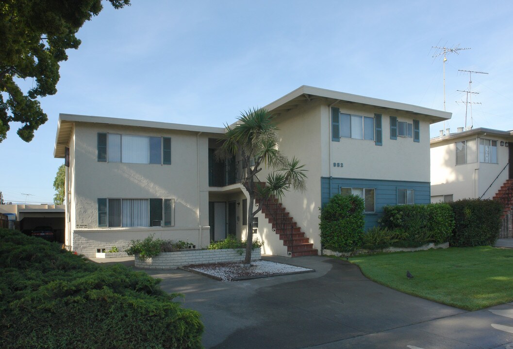 982 Stokes Dr in San Jose, CA - Building Photo