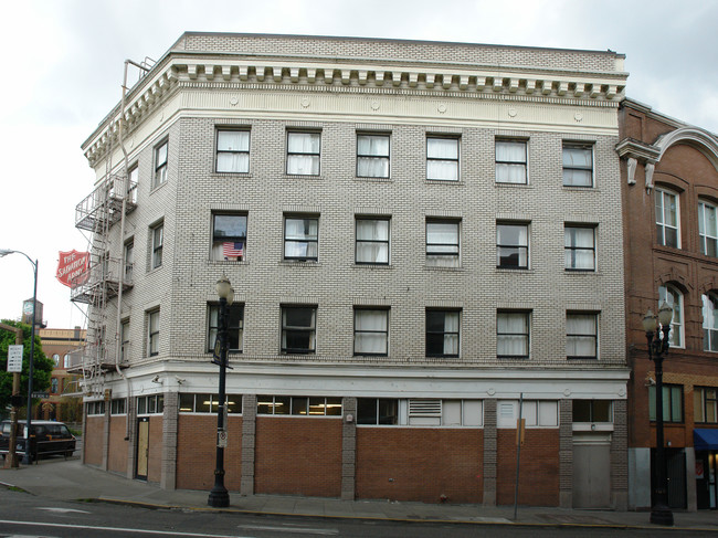 134 W Burnside St in Portland, OR - Building Photo - Building Photo